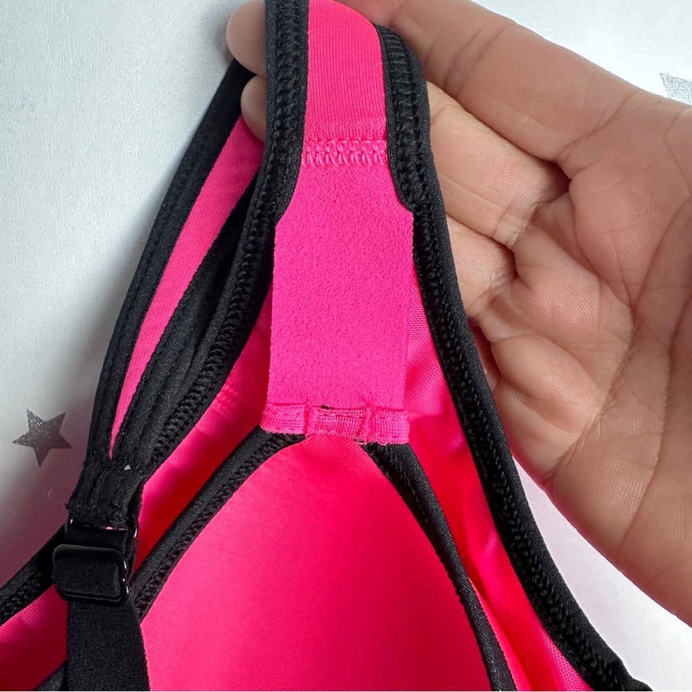 Victoria's Secret Pink VXS Front-Close Racerback
Sports Bra New without tag 32C - Picture 9 of 14